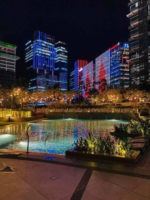 Cosy Executive 1 Bedroom Uptown Parksuites Ultra Fast Internet Manila Zewnętrze zdjęcie