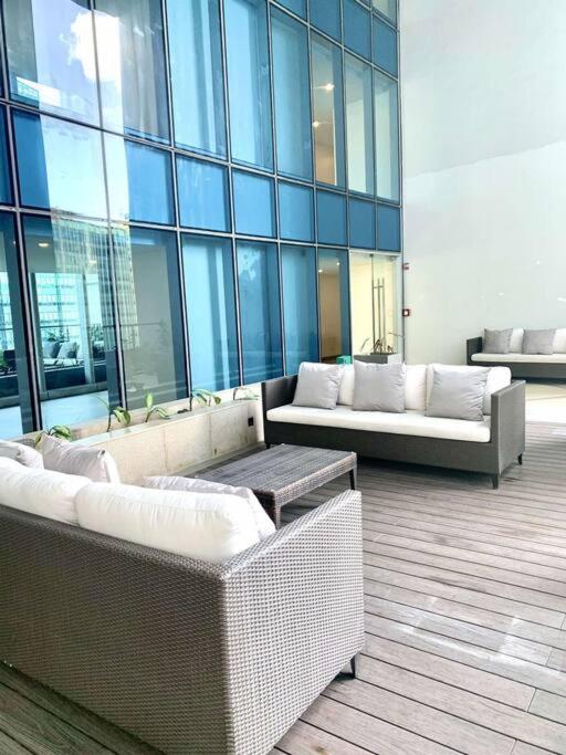Cosy Executive 1 Bedroom Uptown Parksuites Ultra Fast Internet Manila Zewnętrze zdjęcie