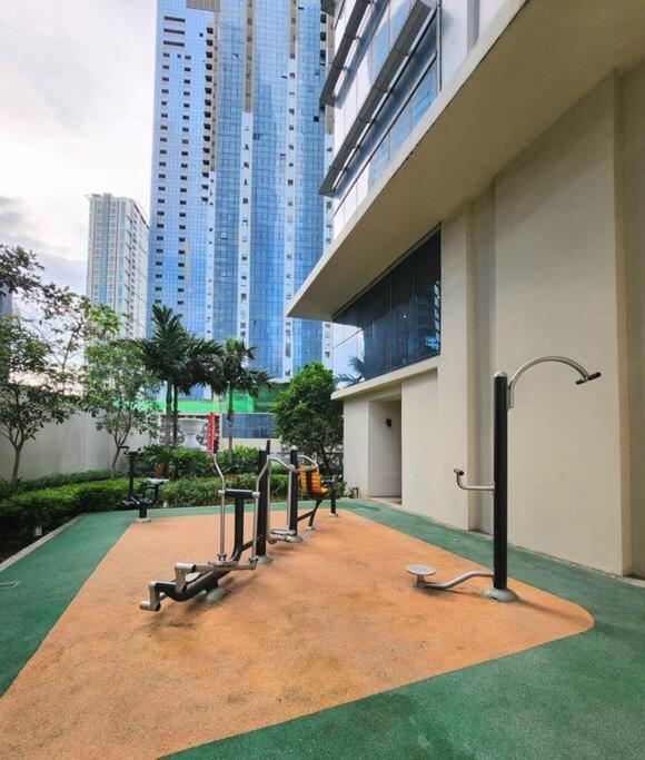 Cosy Executive 1 Bedroom Uptown Parksuites Ultra Fast Internet Manila Zewnętrze zdjęcie