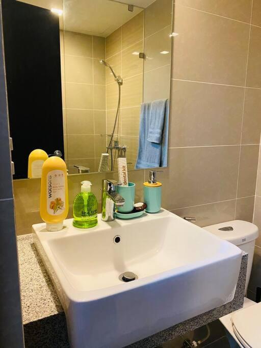Cosy Executive 1 Bedroom Uptown Parksuites Ultra Fast Internet Manila Zewnętrze zdjęcie
