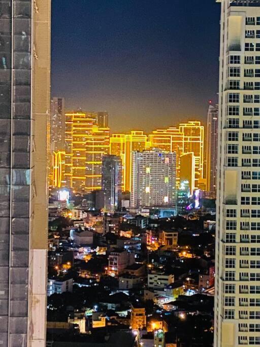 Cosy Executive 1 Bedroom Uptown Parksuites Ultra Fast Internet Manila Zewnętrze zdjęcie